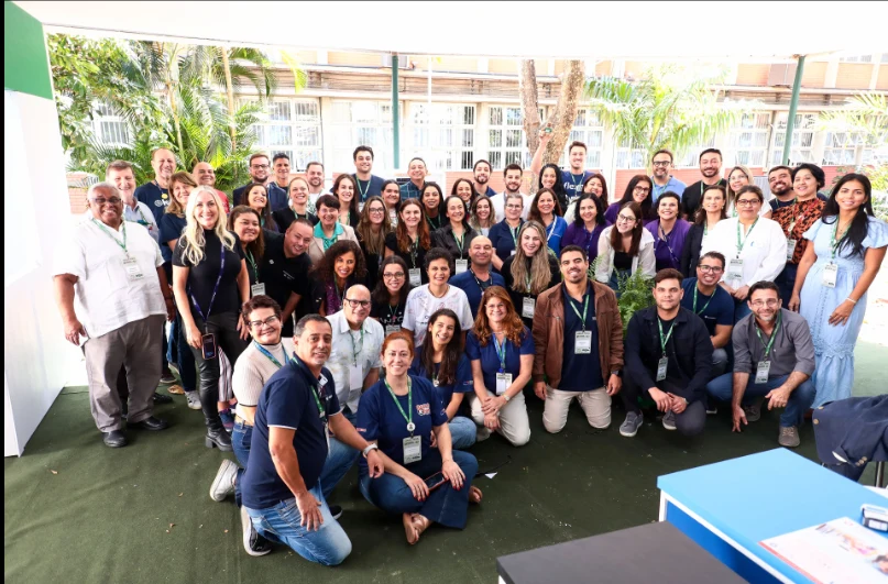 Conference participants gathered for a group photo in Vitória